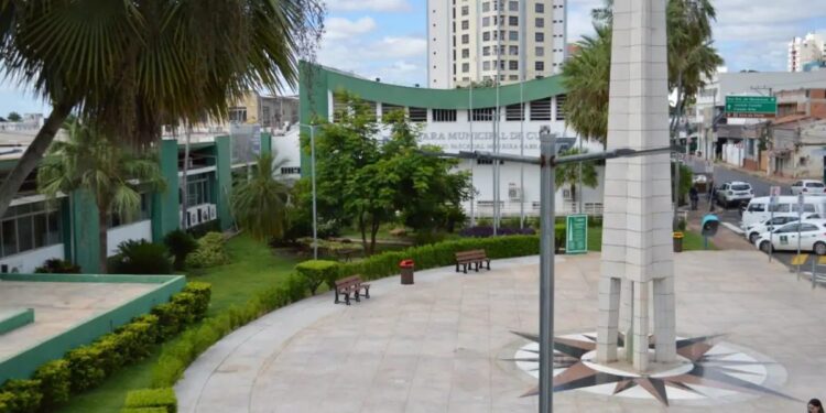 Câmara analisa pedidos de CPI sobre suposto rombo de R$ 80 milhões na Educação de Cuiabá