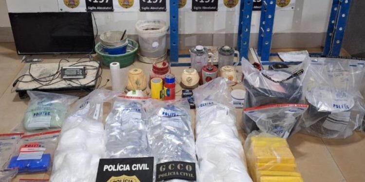 Traficante é preso em casa usada como laboratório de drogas em MT