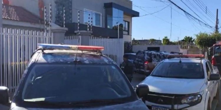Assaltante morre após invasão à casa de PM em Cuiabá